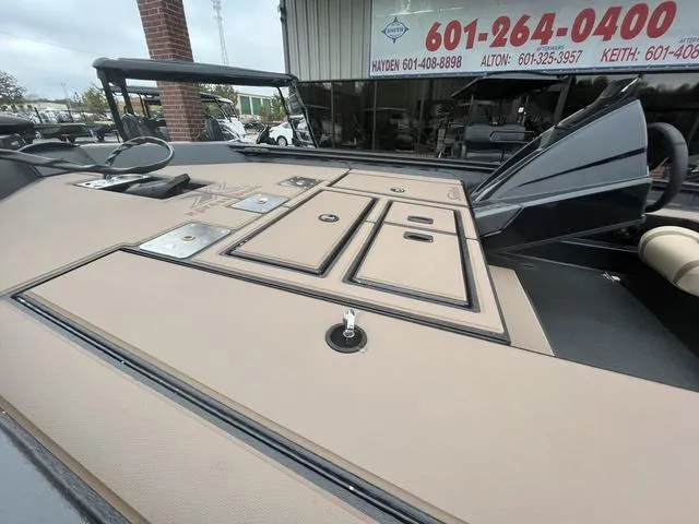 Slide: The Image of Xpress H18C Crappie 2025 - 7