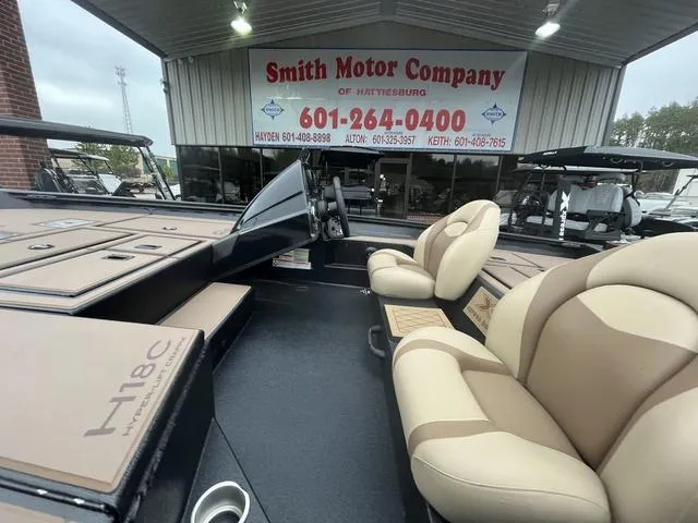 Slide: The Image of Xpress H18C Crappie 2025 - 8