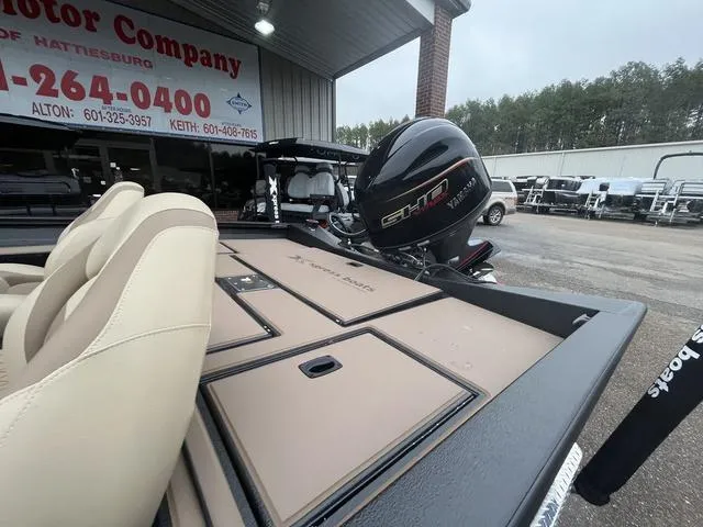 Slide: The Image of Xpress H18C Crappie 2025 - 9