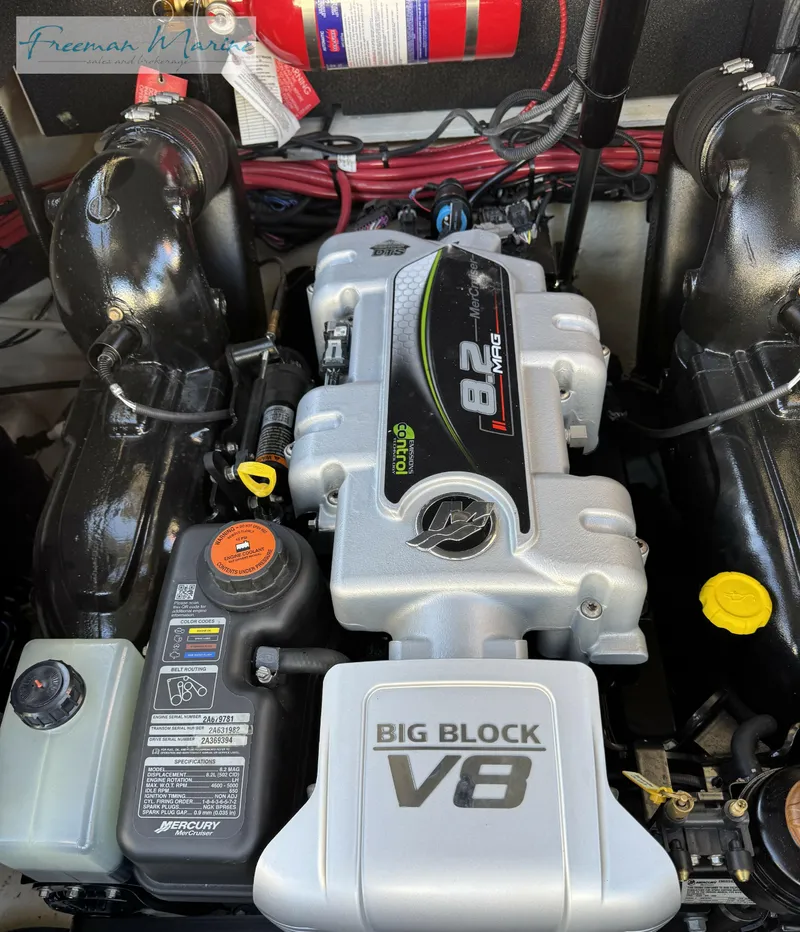 Slide: The Image of 2020 Sea Ray SLX 280 engine, featuring a powerful Big Block V8. - 32