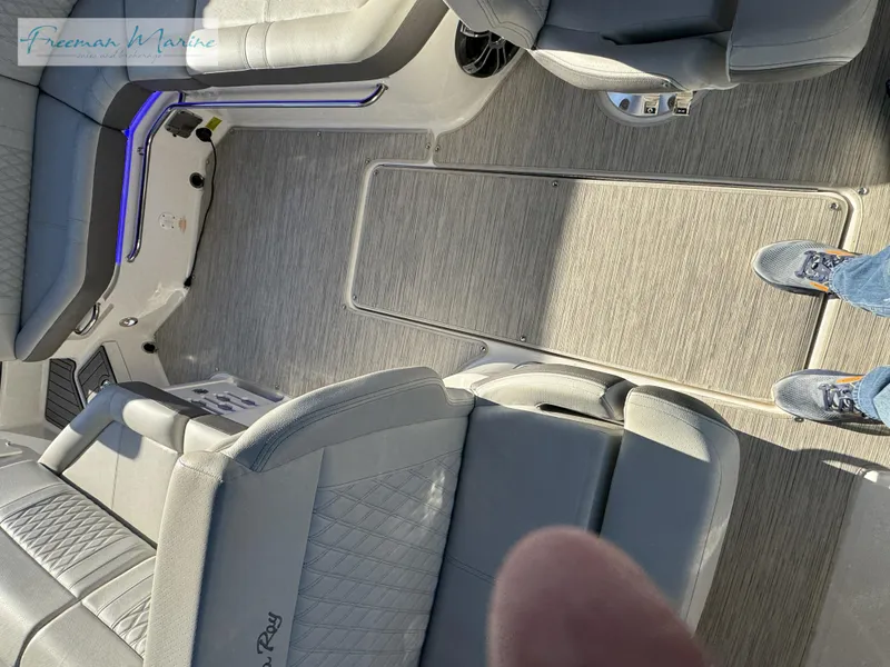 Slide: The Image of Sea Ray SLX 280 2020 - 51