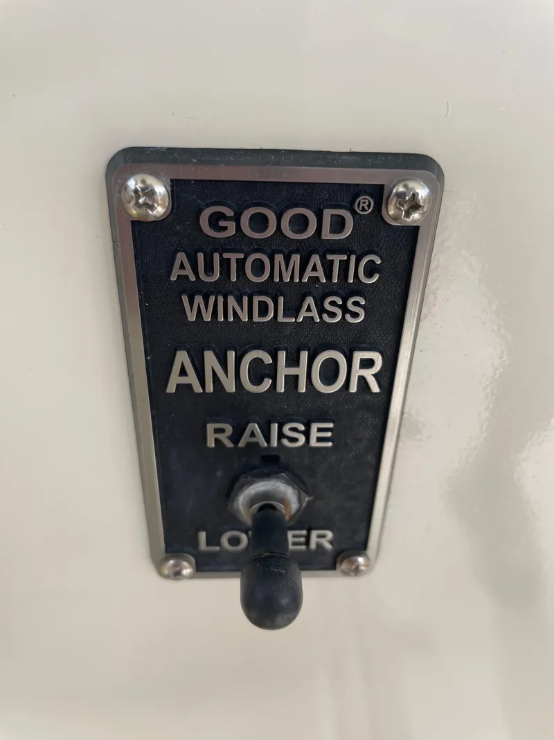 Slide: The Image of Control panel for Good Automatic Windlass on 1967 Hatteras 28 Cruiser. - 33