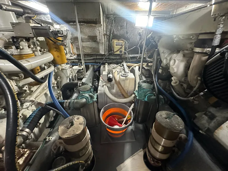 Slide: The Image of Mainship 430 Trawler 1999 - 51