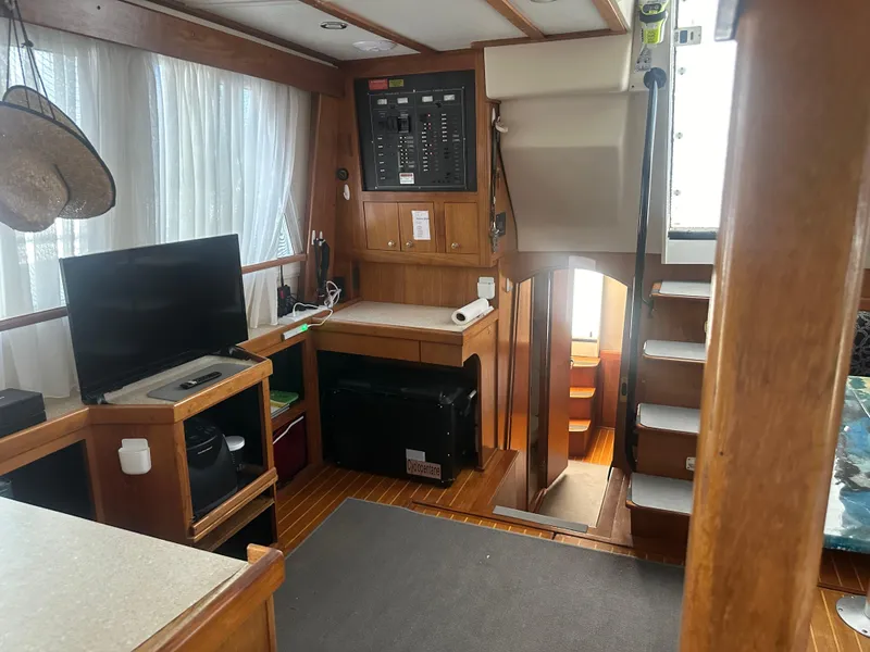 Slide: The Image of Mainship 430 Trawler 1999 - 59