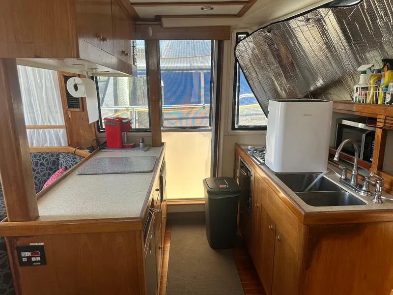 Slide: The Image of Mainship 430 Trawler 1999 - 63