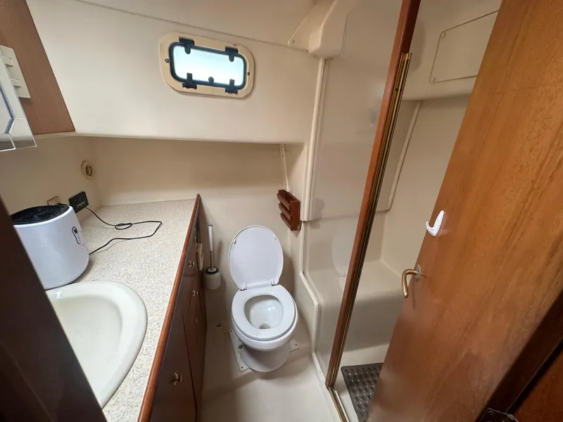 Slide: The Image of Mainship 430 Trawler 1999 - 68