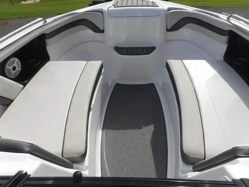 Slide: The Image of Yamaha AR240 - SAT1800A-UAP 2019 - 11