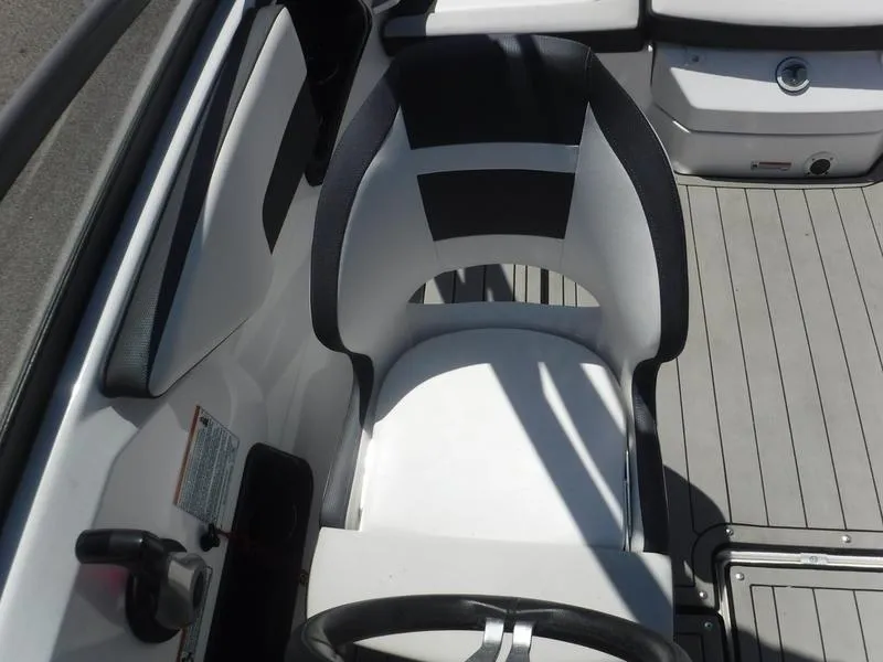 Slide: The Image of Yamaha 195S 2020 - 12