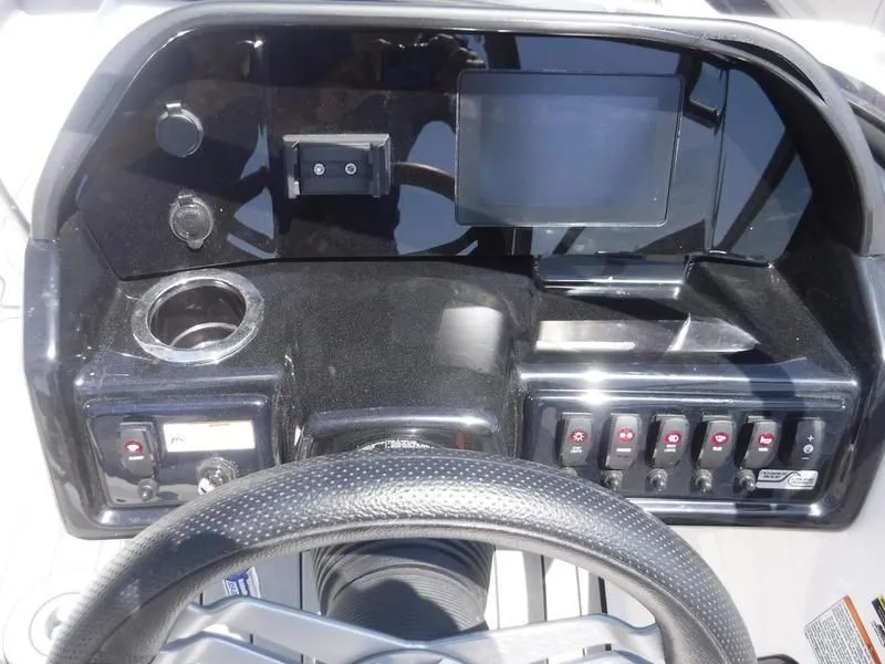 Slide: The Image of Yamaha 195S 2020 - 17