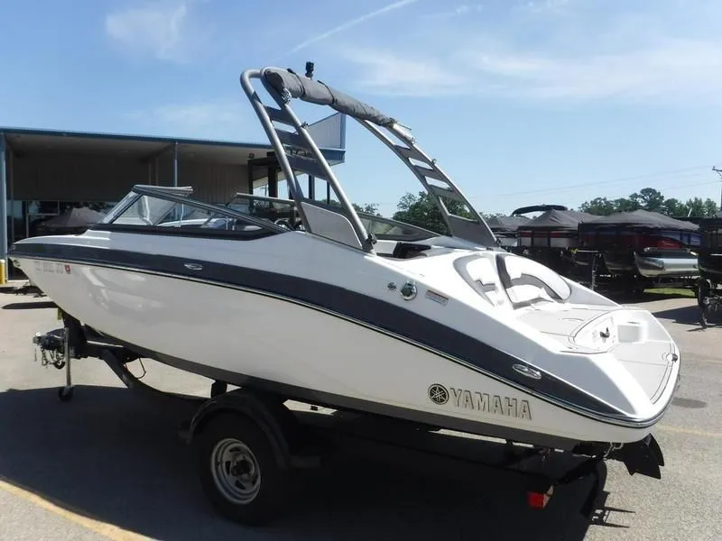 Slide: The Image of Yamaha 195S 2020 - 3