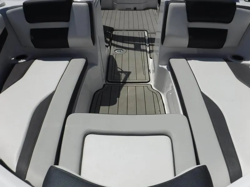 Slide: The Image of Yamaha 195S 2020 - 9