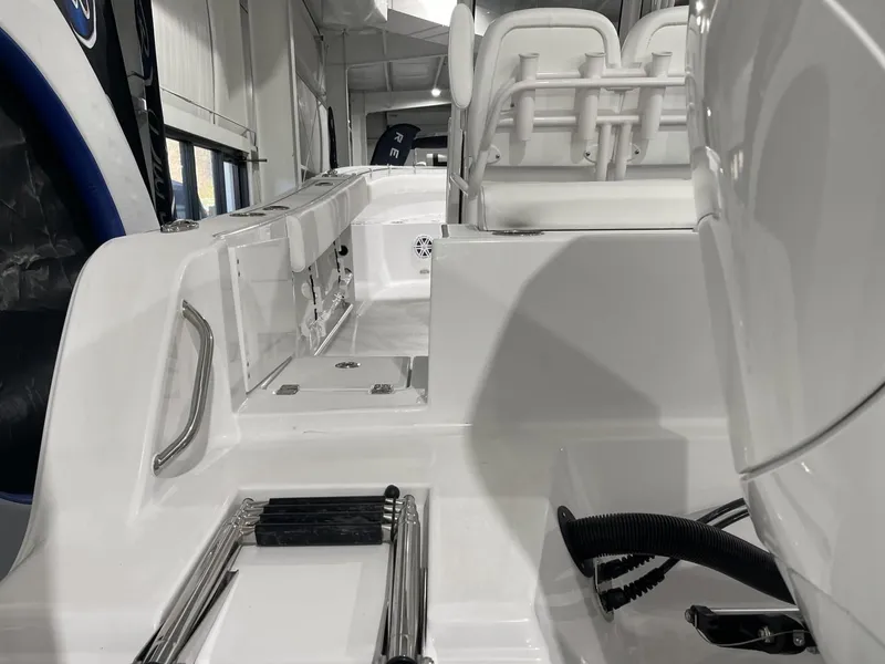 Slide: The Image of Sportsman Open 212 Center Console 2025 - 10
