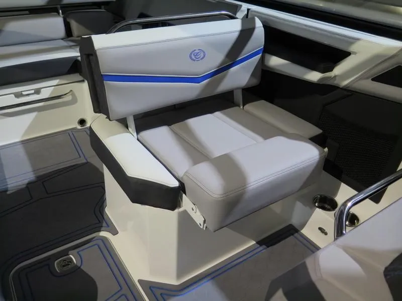 Slide: The Image of Cobalt R4 Surf 2024 - 13