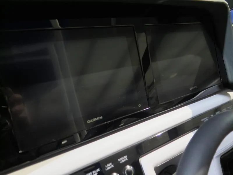 Slide: The Image of Cobalt R4 Surf 2024 - 15