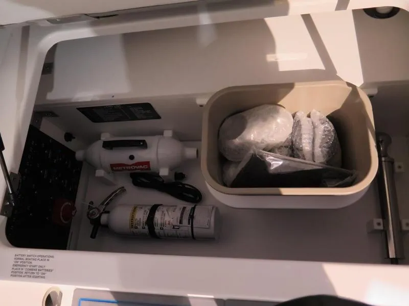 Slide: The Image of Cobalt R4 Surf 2024 - 22