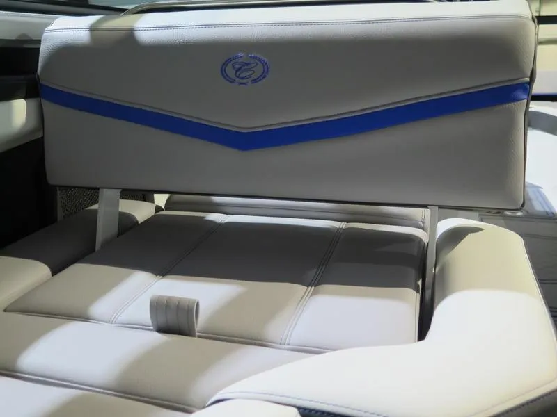 Slide: The Image of Cobalt R4 Surf 2024 - 26