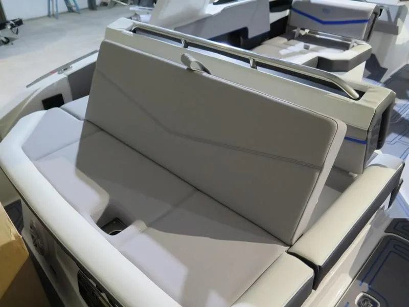 Slide: The Image of Cobalt R4 Surf 2024 - 28