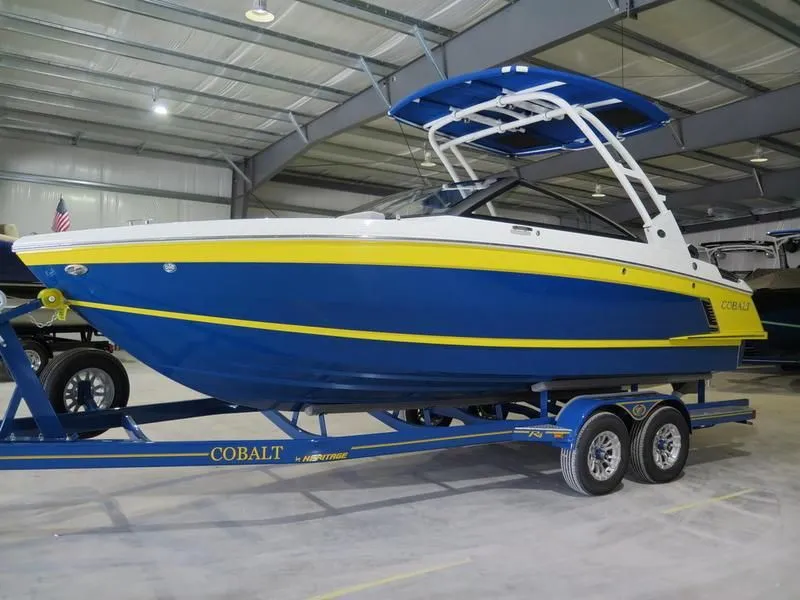 Slide: The Image of Cobalt R4 Surf 2024 - 36