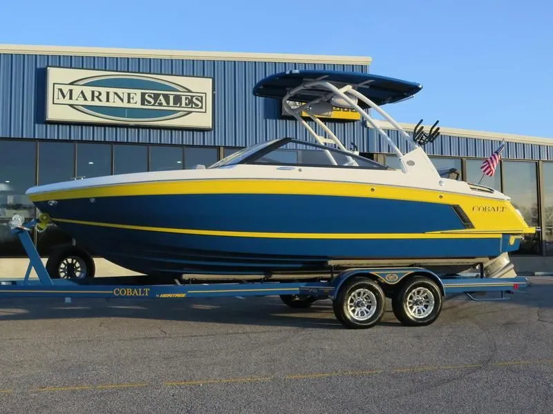 Slide: The Image of Cobalt R4 Surf 2024 - 40