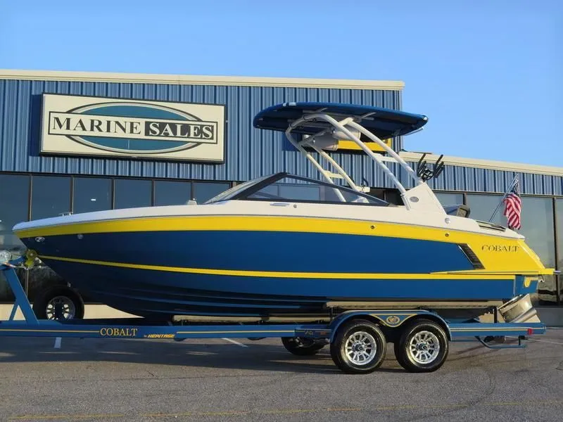 Slide: The Image of Cobalt R4 Surf 2024 - 41