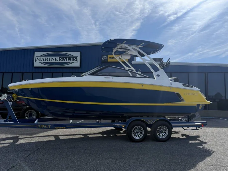 Slide: The Image of Cobalt R4 Surf 2024 - 44