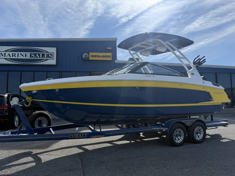 Slide: The Image of Cobalt R4 Surf 2024 - 46