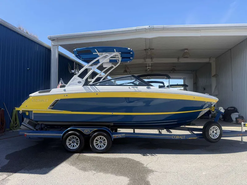 Slide: The Image of Cobalt R4 Surf 2024 - 47