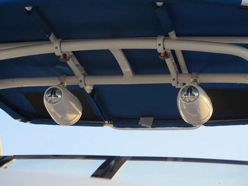 Slide: The Image of Cobalt R4 Surf 2024 - 7