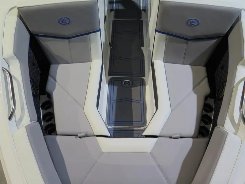 Slide: The Image of Cobalt R4 Surf 2024 - 8