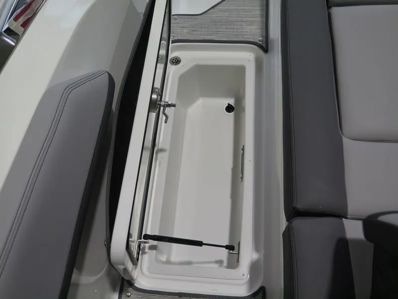 Slide: The Image of Cobalt R6 2025 - 50