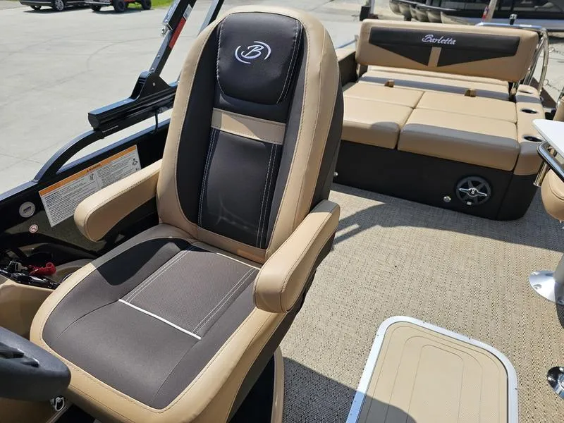 Slide: The Image of Barletta CABRIO C24UE 2025 - 14