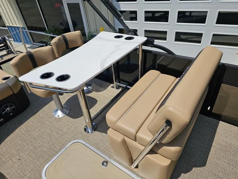 Slide: The Image of Barletta CABRIO C24UE 2025 - 16