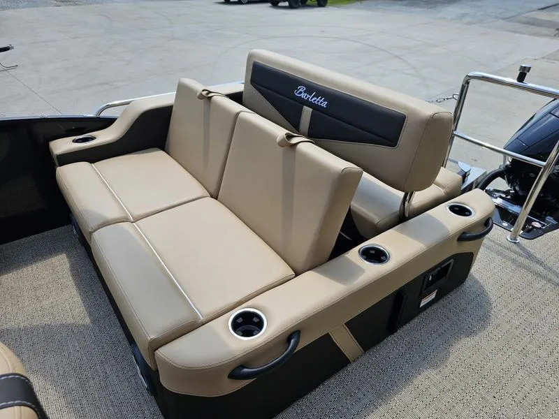 Slide: The Image of Barletta CABRIO C24UE 2025 - 20