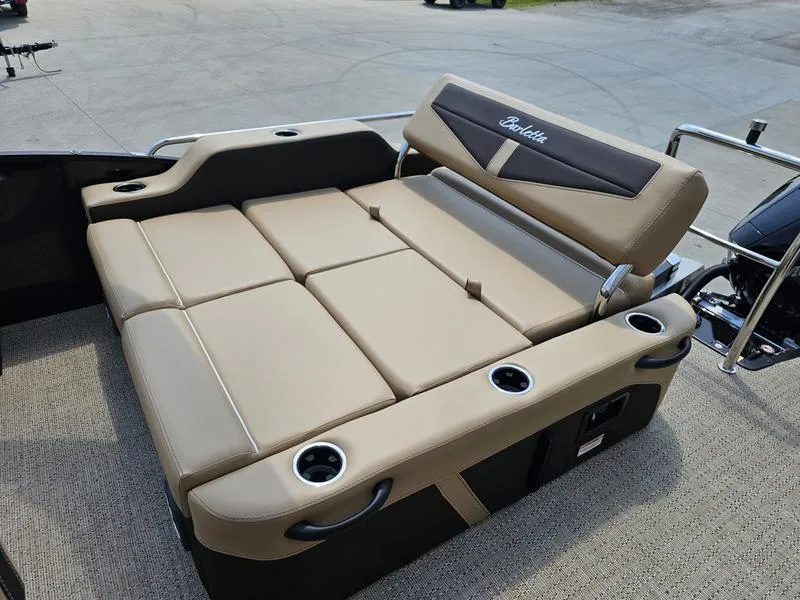 Slide: The Image of Barletta CABRIO C24UE 2025 - 21