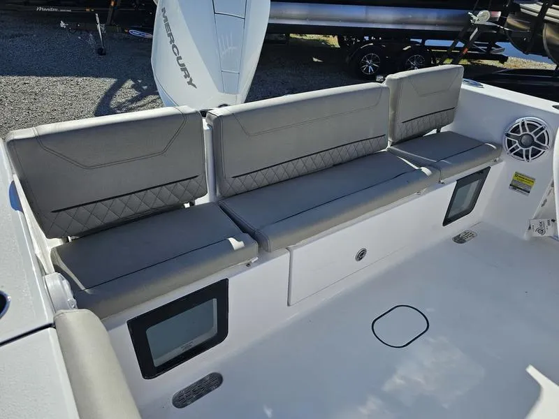 Slide: The Image of Sportsman Heritage 231 Center Console 2025 - 10
