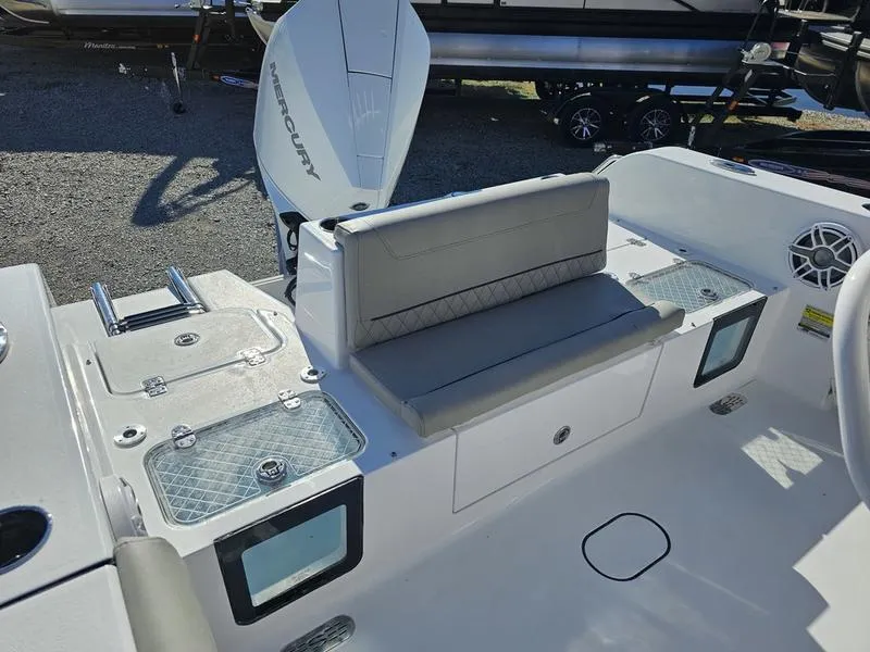 Slide: The Image of Sportsman Heritage 231 Center Console 2025 - 11