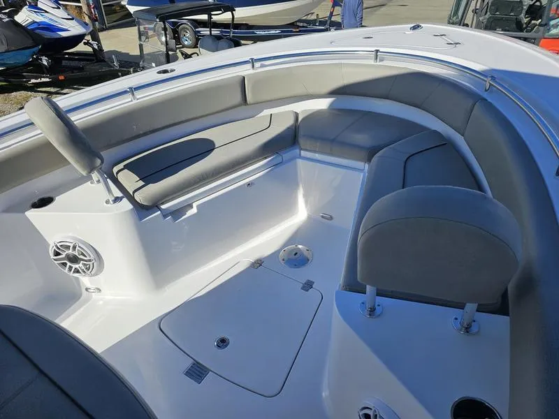 Slide: The Image of Sportsman Heritage 231 Center Console 2025 - 13