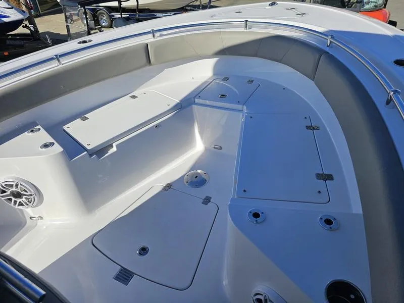 Slide: The Image of Sportsman Heritage 231 Center Console 2025 - 14