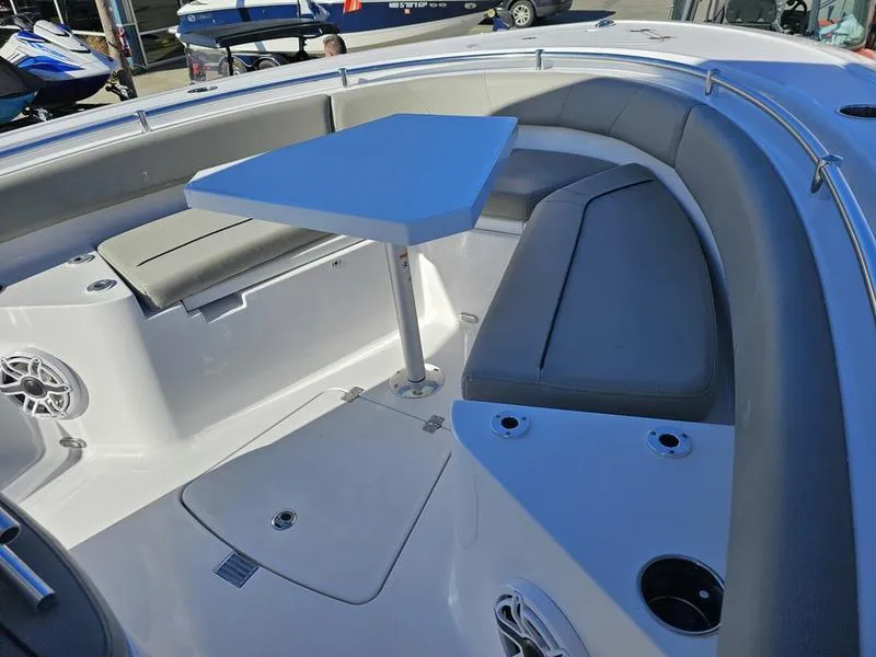 Slide: The Image of Sportsman Heritage 231 Center Console 2025 - 15