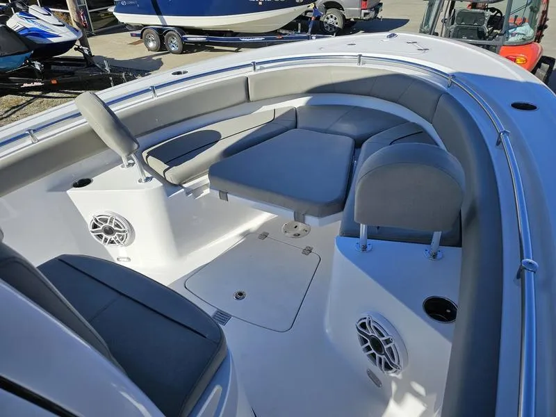 Slide: The Image of Sportsman Heritage 231 Center Console 2025 - 18