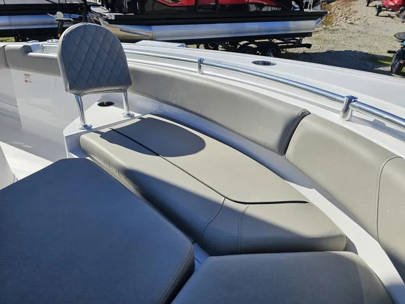 Slide: The Image of Sportsman Heritage 231 Center Console 2025 - 20