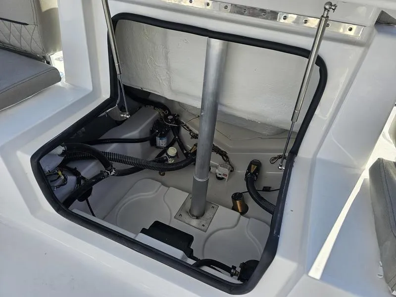 Slide: The Image of Sportsman Heritage 231 Center Console 2025 - 25