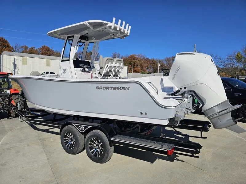 Slide: The Image of Sportsman Heritage 231 Center Console 2025 - 3