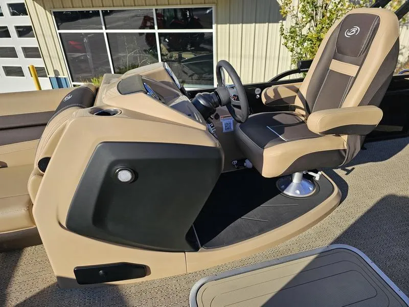 Slide: The Image of Barletta Cabrio C22U 2025 - 11