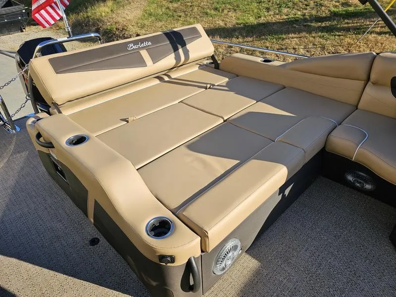 Slide: The Image of Barletta Cabrio C22U 2025 - 20