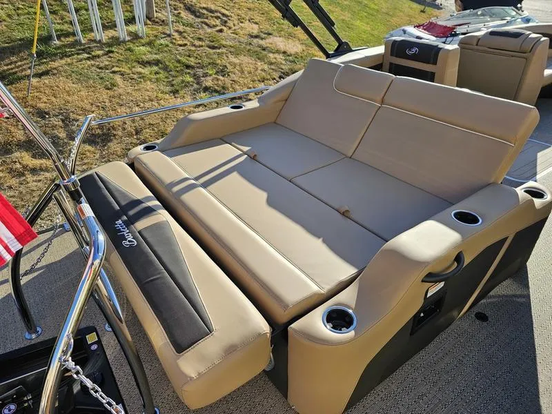 Slide: The Image of Barletta Cabrio C22U 2025 - 21