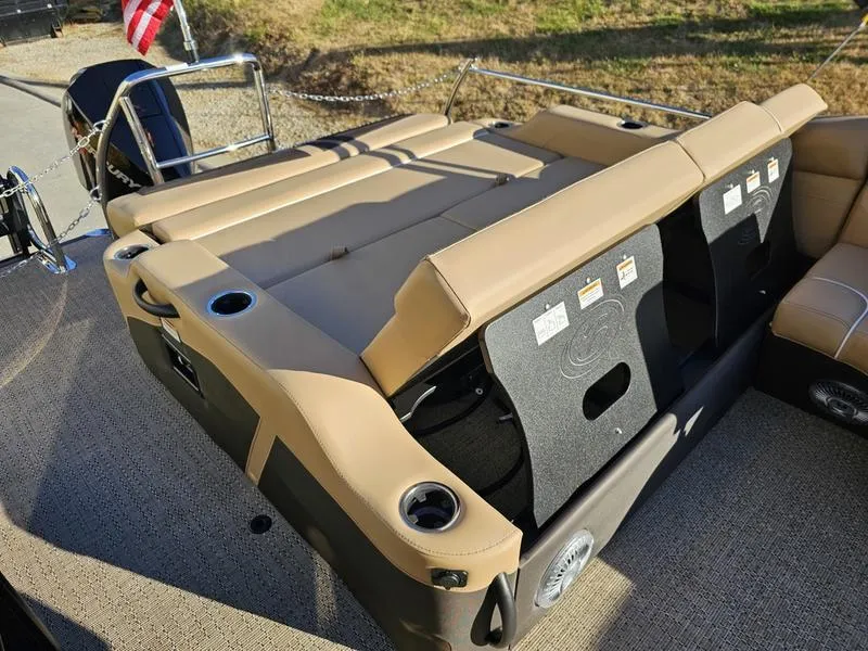 Slide: The Image of Barletta Cabrio C22U 2025 - 23