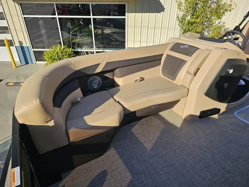 Slide: The Image of Barletta Cabrio C22U 2025 - 9