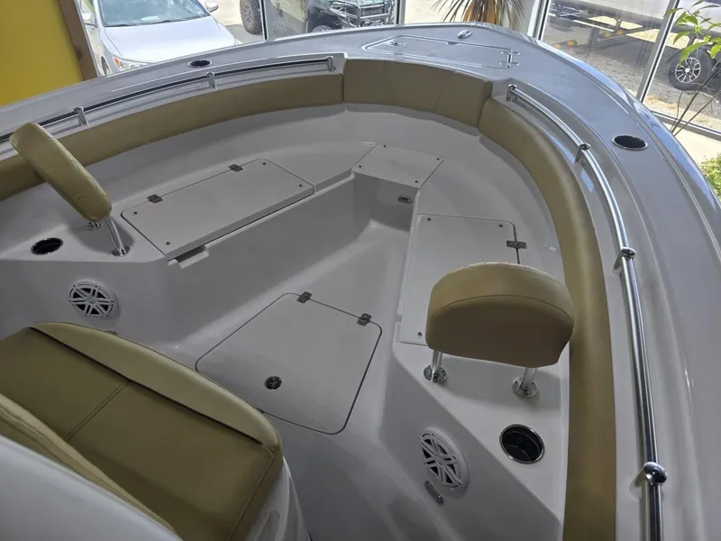 Slide: The Image of Sportsman Open 212 Center Console 2025 - 12