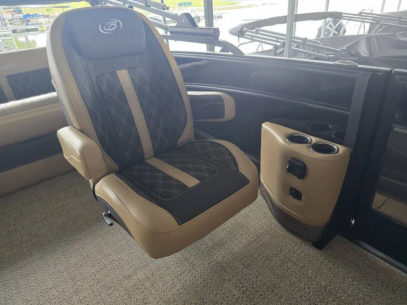 Slide: The Image of Barletta Lusso L23UC 2025 - 4